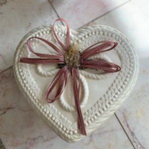 ❤️3/$20 Med/Large Cream Porcelain Trinket Box